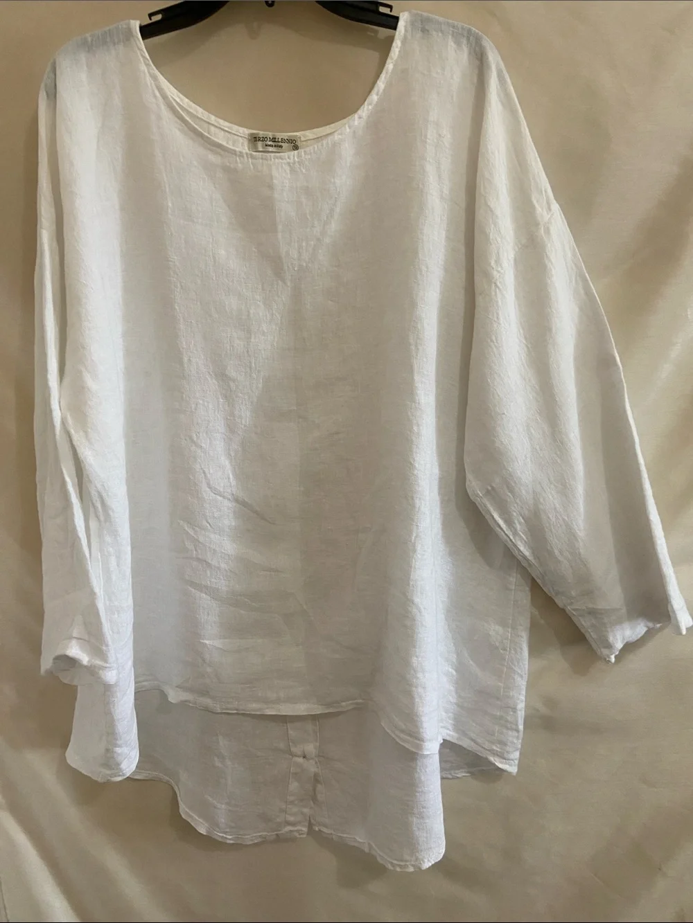 Women’s White Linen Scoop-Neck Tunic - Picture 4 of 6
